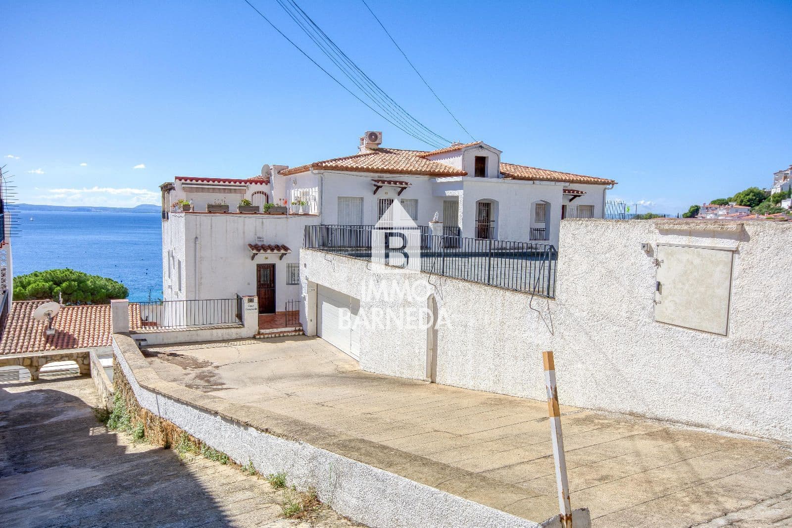 2 bedroom Flat for sale in Roses with garage - € 239,000 (Ref: 9265060)