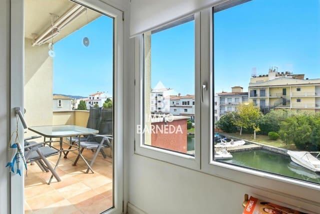 2 makuuhuone Asunto myytävänä paikassa Empuriabrava, Castelló d'Empúries mukana uima-altaan - 225 000 € (Ref: 9265061)