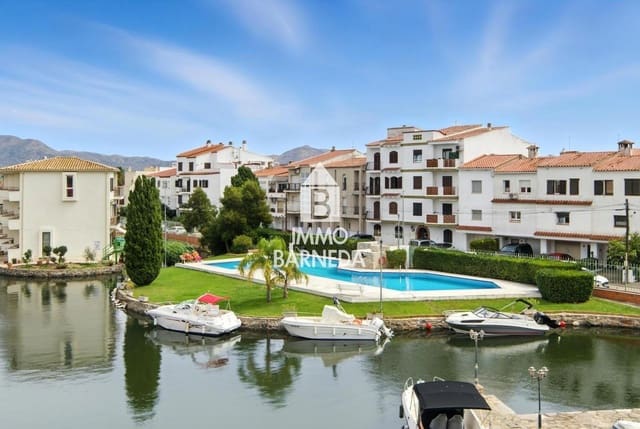 2 makuuhuone Asunto myytävänä paikassa Empuriabrava, Castelló d'Empúries mukana uima-altaan - 225 000 € (Ref: 9265061)