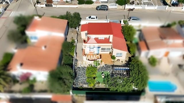 4 sovrum Villa till salu i Roses med garage - 375 000 € (Ref: 9283531)