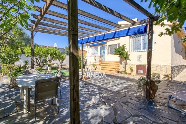 4 sovrum Villa till salu i Roses med garage - 375 000 € (Ref: 9283531)