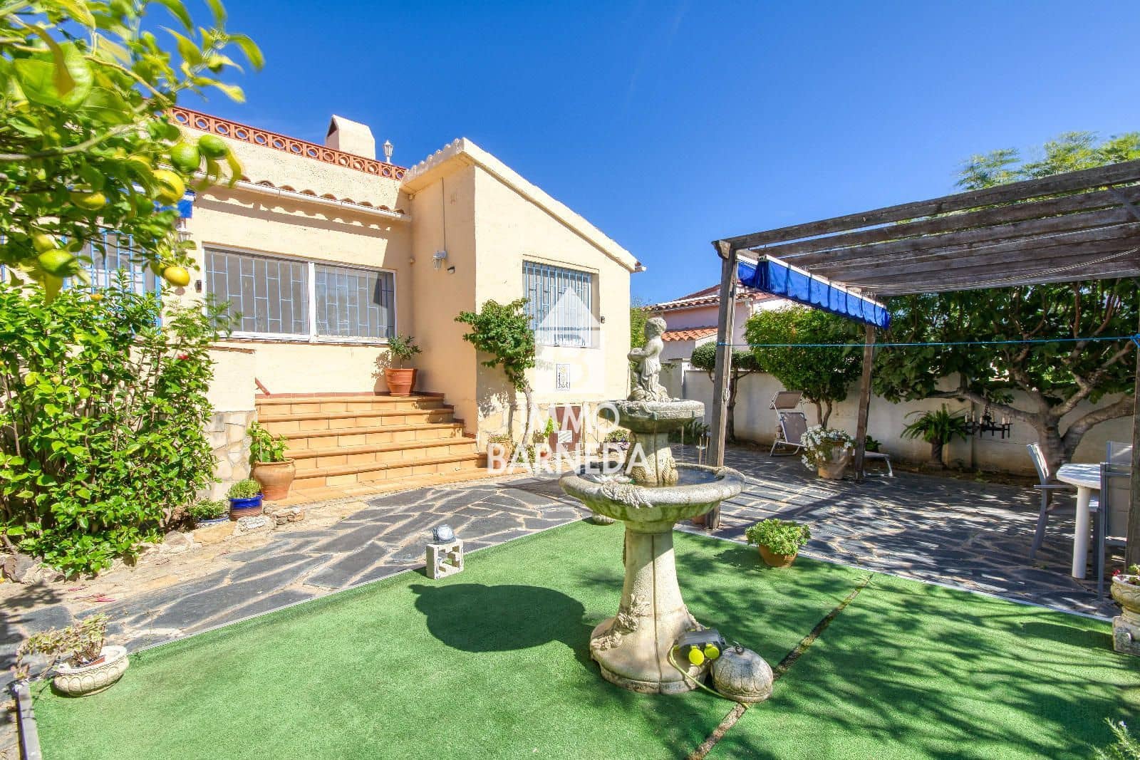 4 sovrum Villa till salu i Roses med garage - 375 000 € (Ref: 9283531)