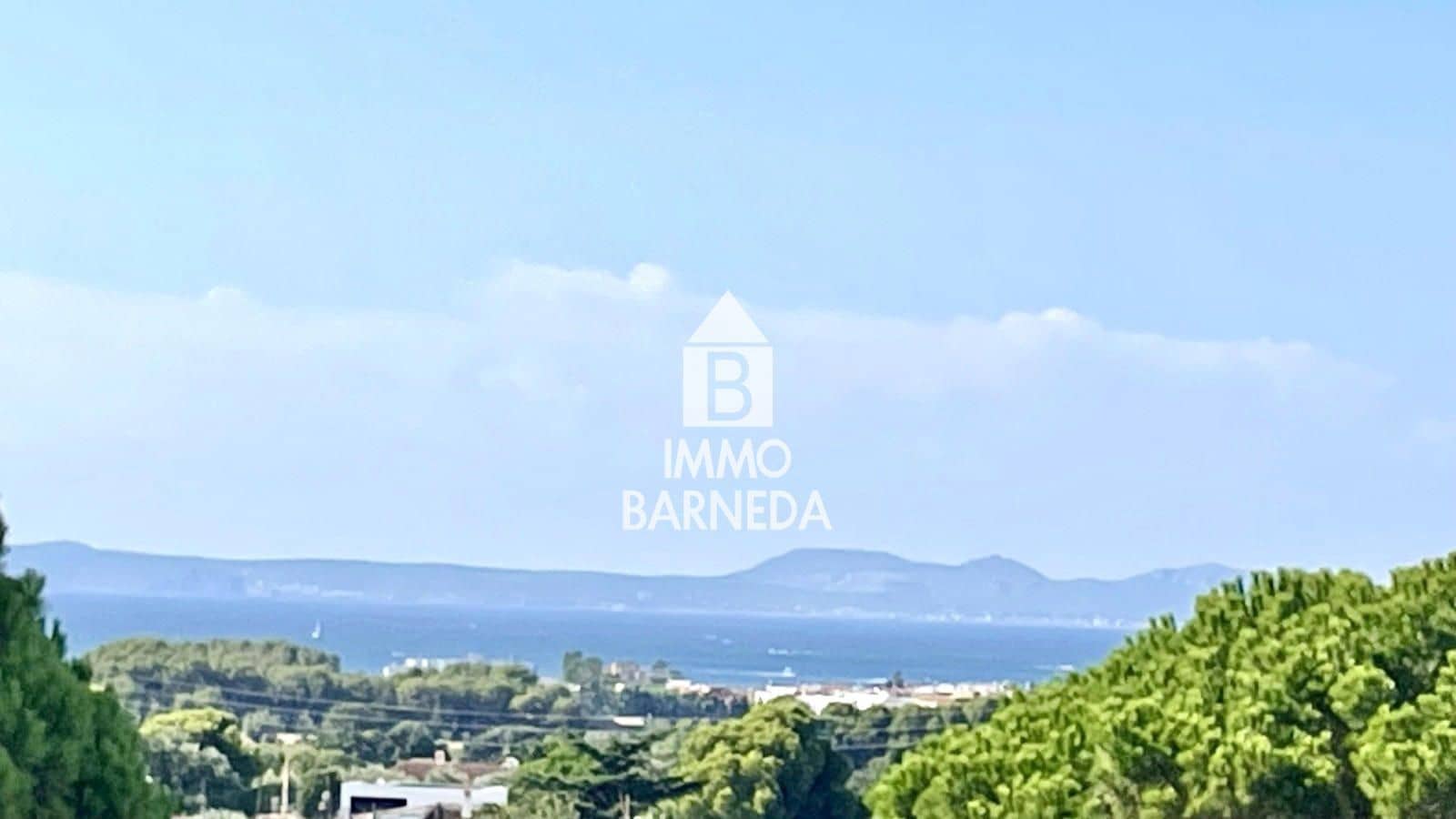 4 bedroom Villa for sale in Roses with garage - € 365,000 (Ref: 9283531)