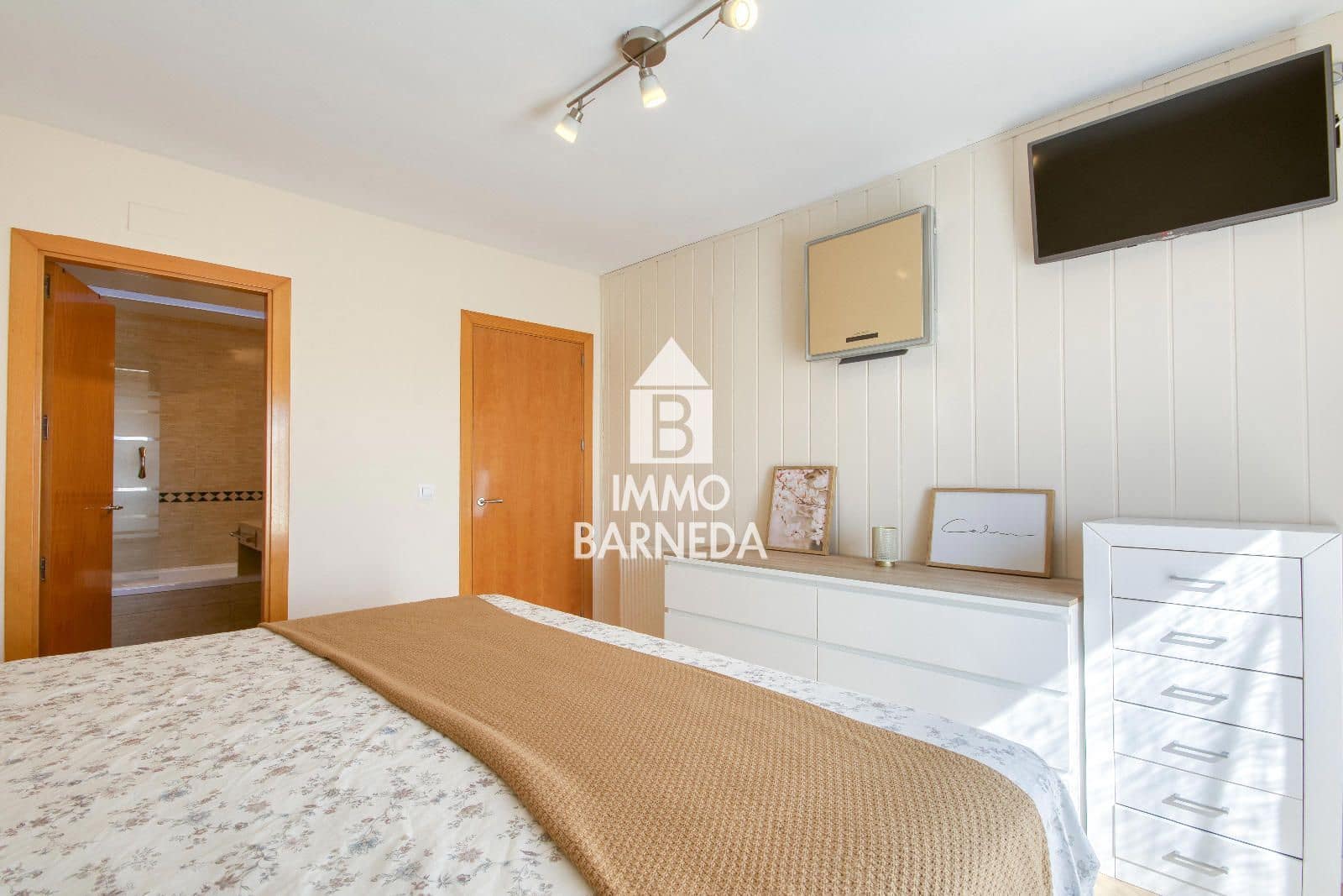 4 bedroom Townhouse for sale in Palau-saverdera with garage - € 370,000 (Ref: 9293996)