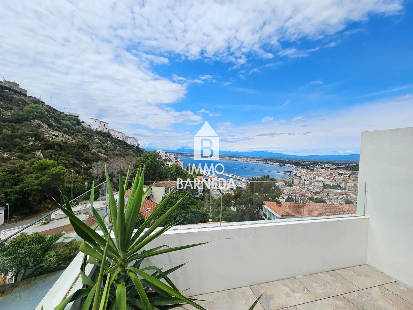 3 makuuhuone Huvila myytävänä paikassa Roses mukana uima-altaan 
autotalli - 850 000 € (Ref: 9311562)