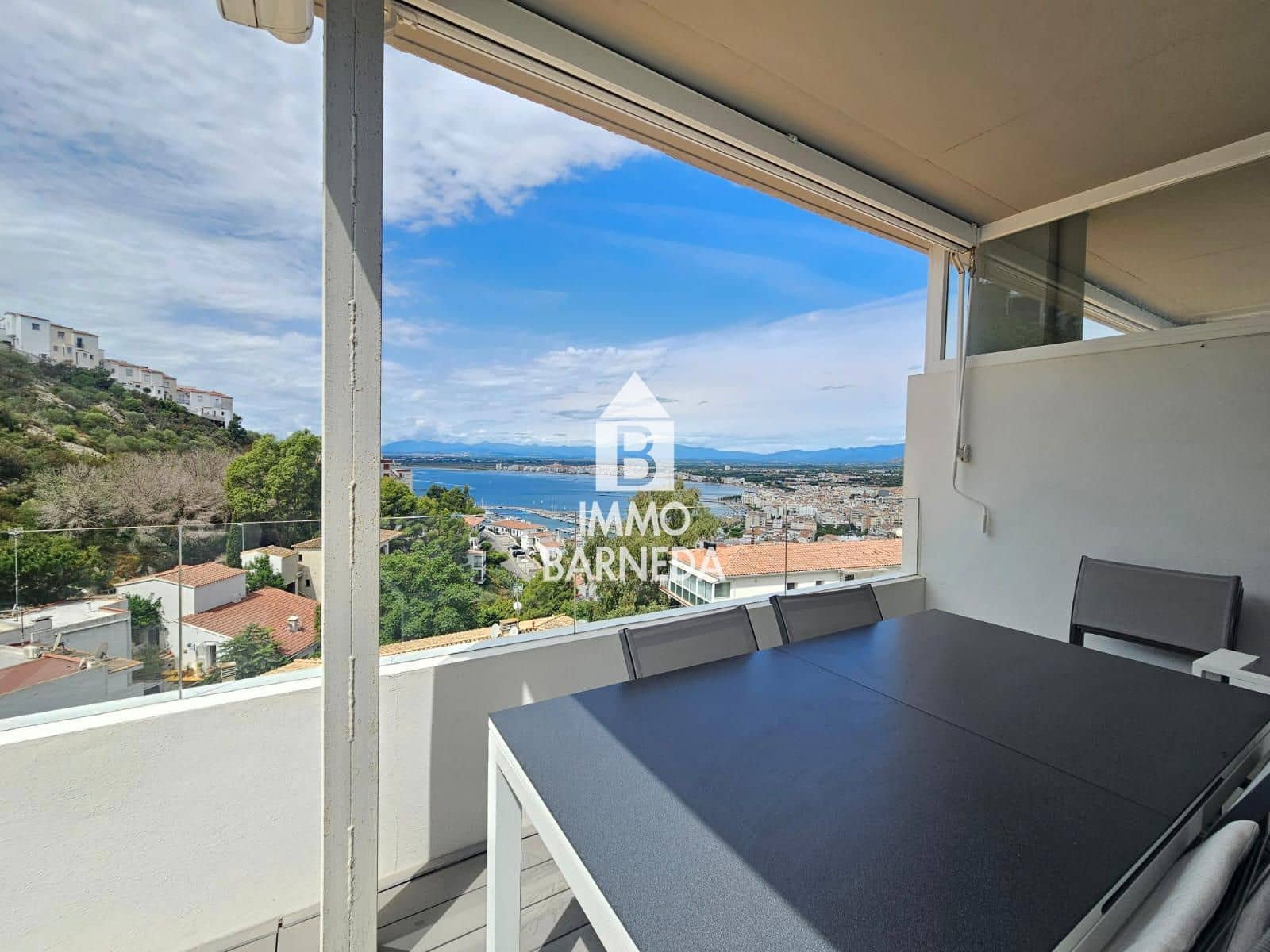 3 makuuhuone Huvila myytävänä paikassa Roses mukana uima-altaan 
autotalli - 850 000 € (Ref: 9311562)