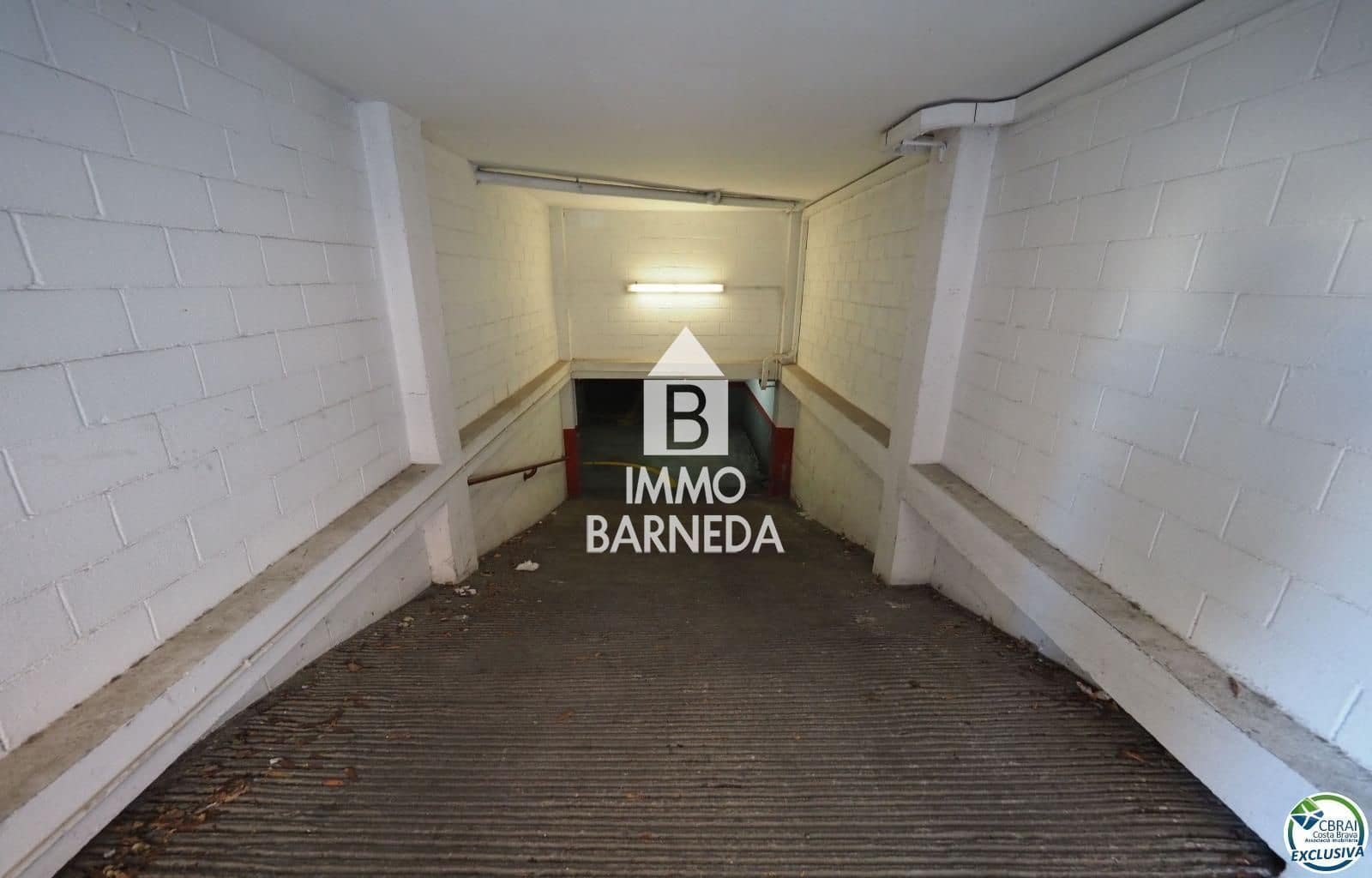 Garage for sale in Roses - € 27,000 (Ref: 9313911)