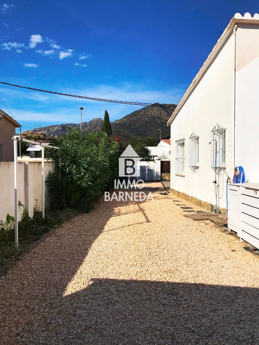 2 soveværelse Villa til salg i Roses med swimmingpool - € 340.000 (Ref: 9322169)