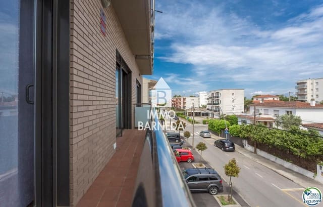 3 makuuhuone Asunto myytävänä paikassa Roses mukana 
autotalli - 257 000 € (Ref: 9328620)