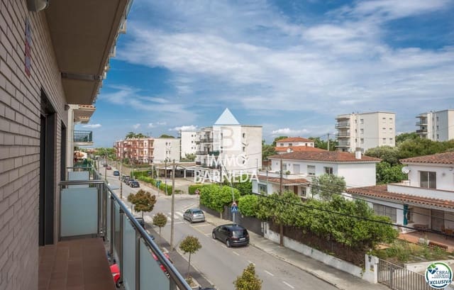 3 makuuhuone Asunto myytävänä paikassa Roses mukana 
autotalli - 257 000 € (Ref: 9328620)