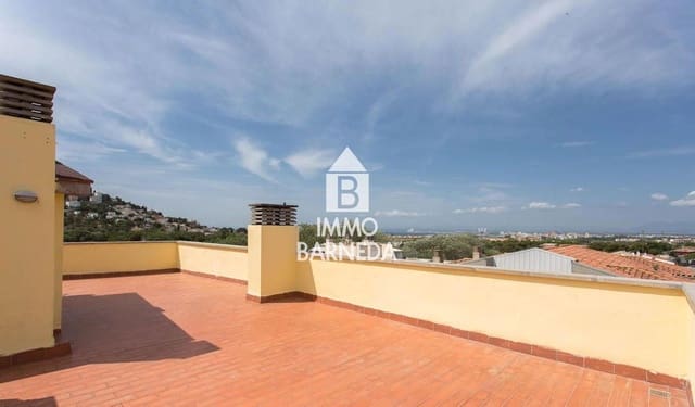 3 makuuhuone Asunto myytävänä paikassa Roses mukana 
autotalli - 257 000 € (Ref: 9328620)