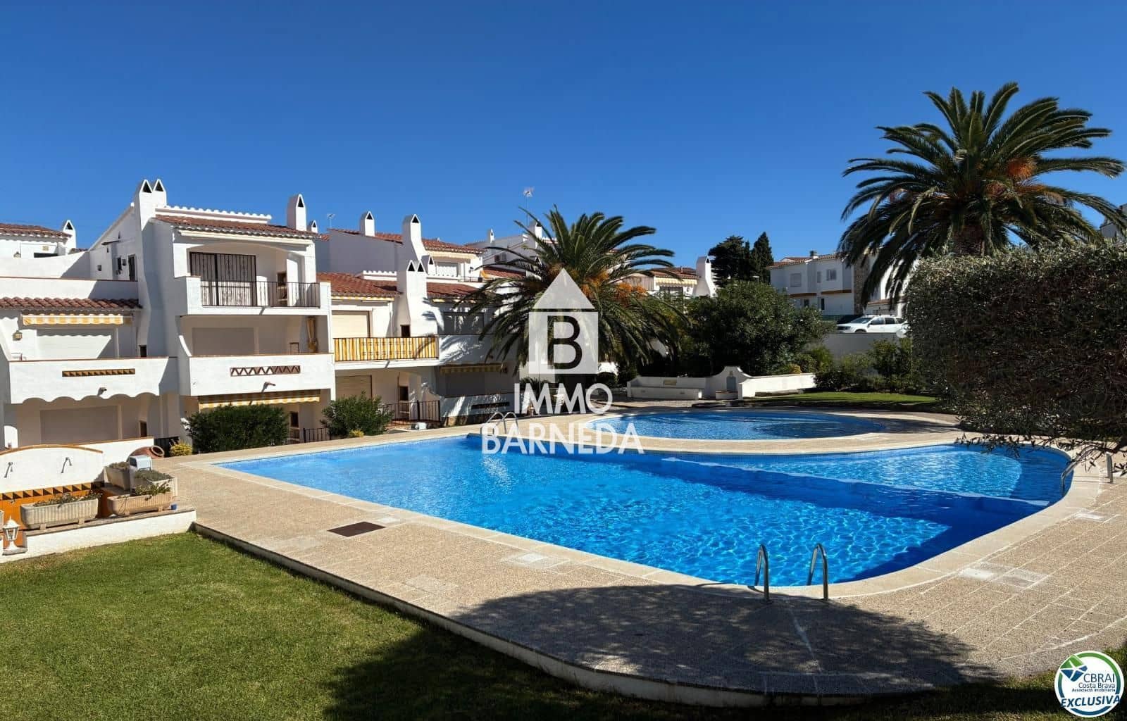1 bedroom Flat for sale in Roses with pool garage - € 144,000 (Ref: 9331036)