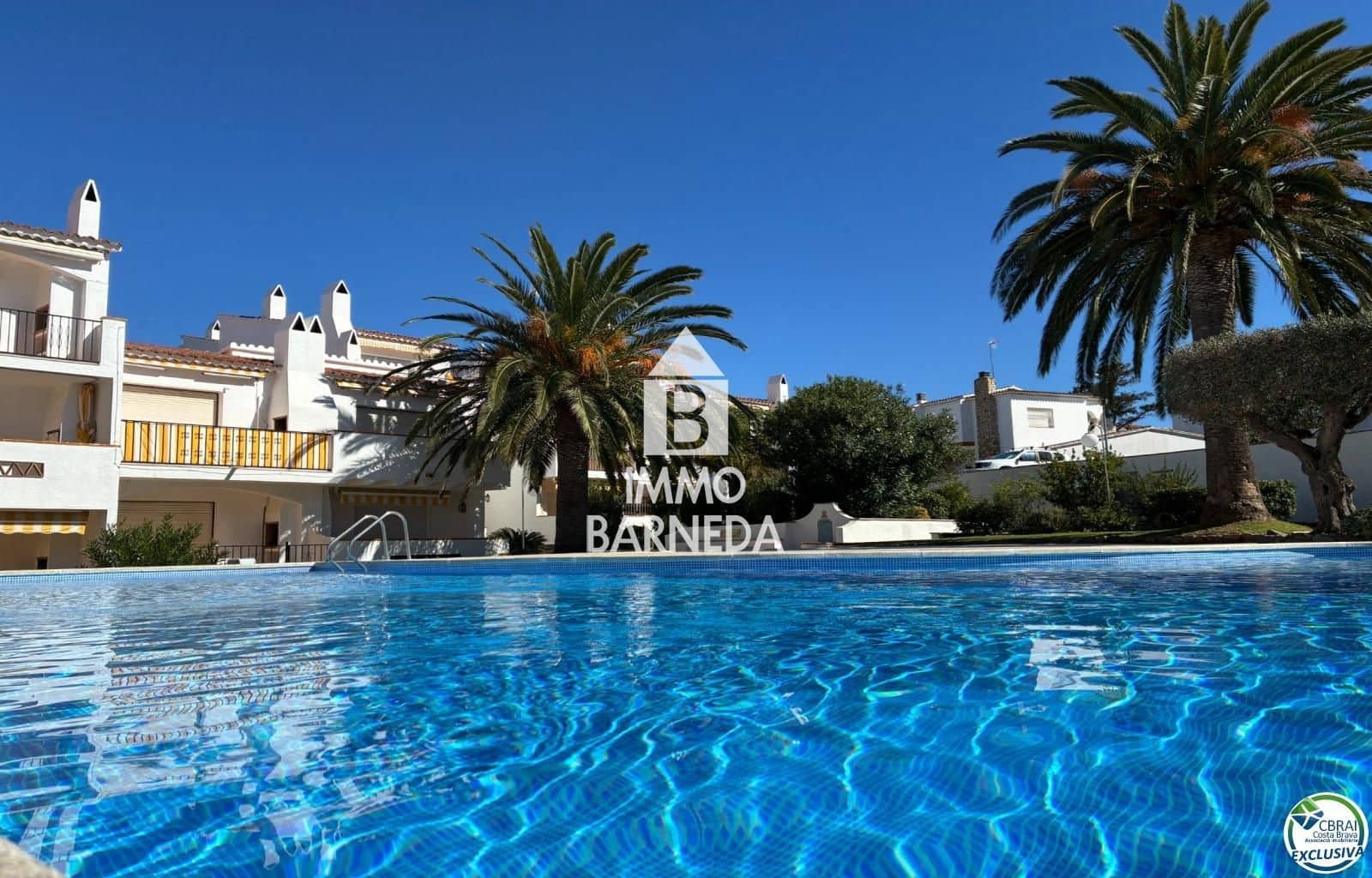 1 bedroom Flat for sale in Roses with pool garage - € 144,000 (Ref: 9331036)