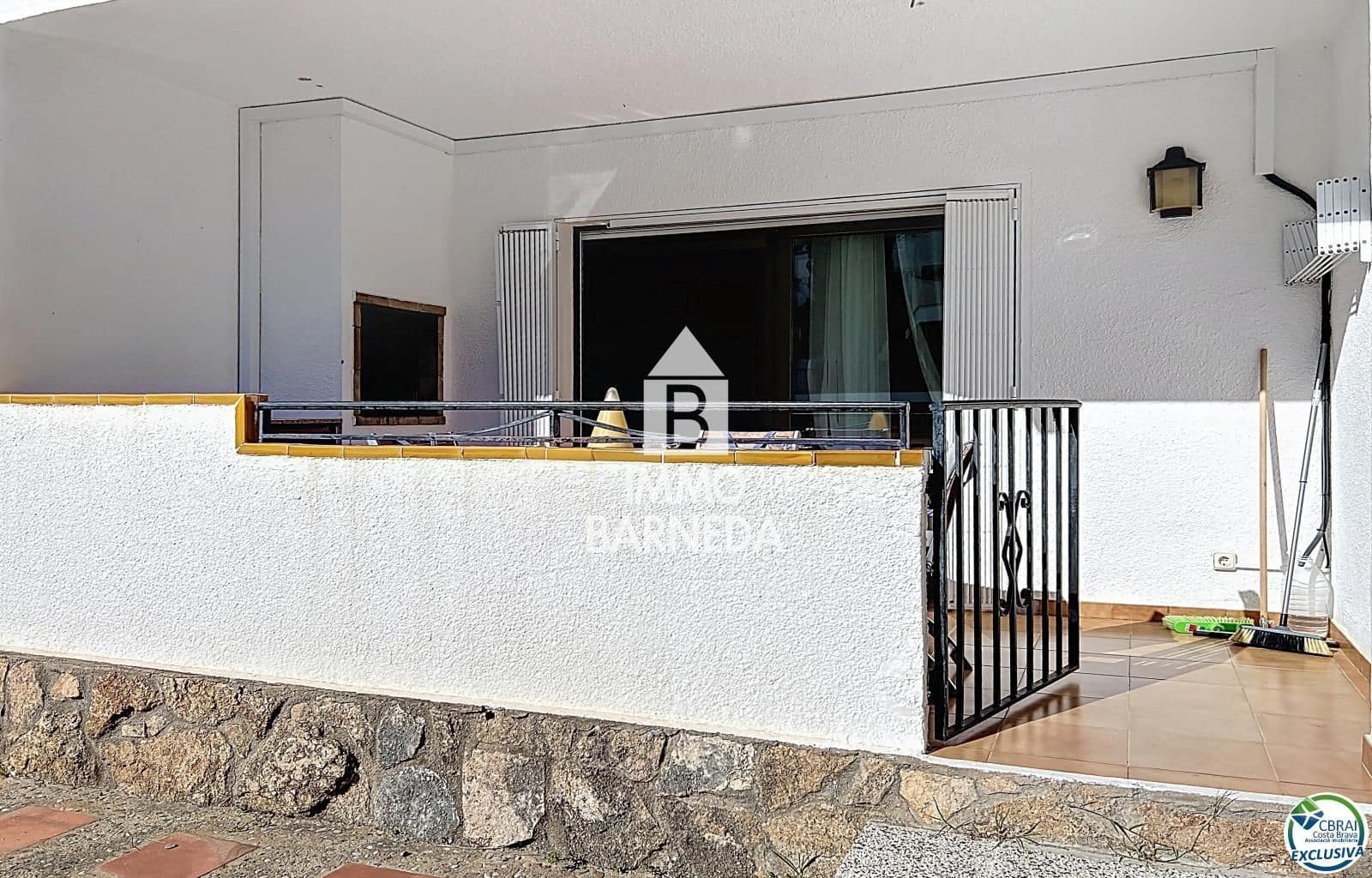 1 bedroom Flat for sale in Roses with pool garage - € 144,000 (Ref: 9331036)