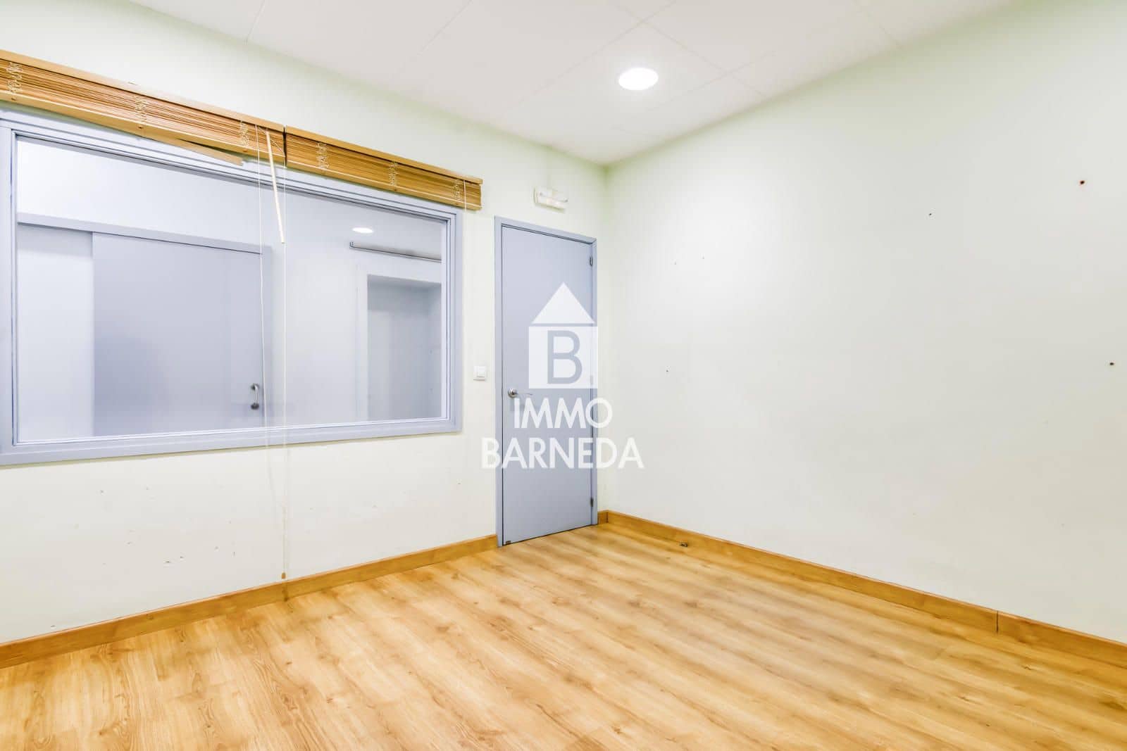 Erhverv til salg i Roses - € 170.000 (Ref: 9335486)