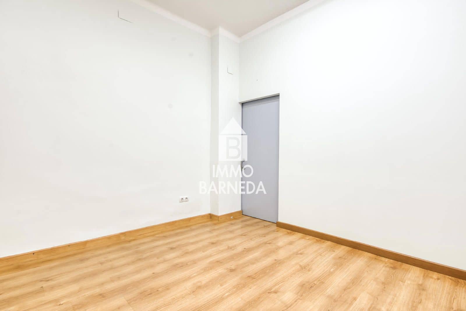 Erhverv til salg i Roses - € 170.000 (Ref: 9335486)