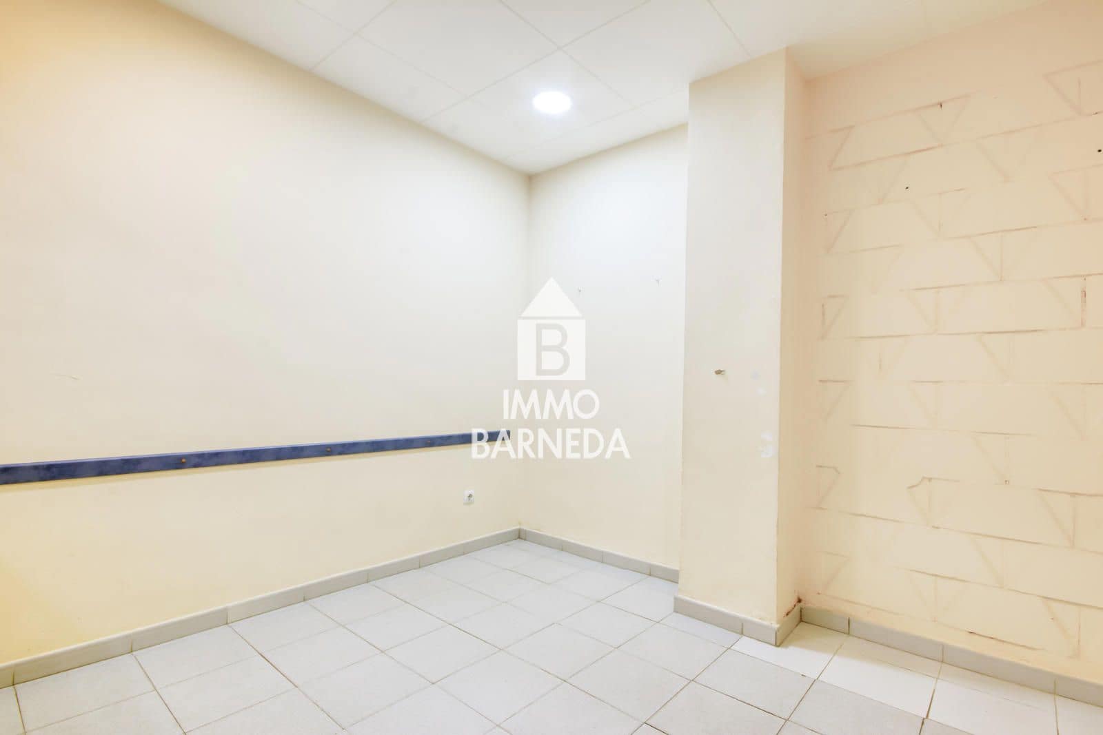 Erhverv til salg i Roses - € 170.000 (Ref: 9335486)