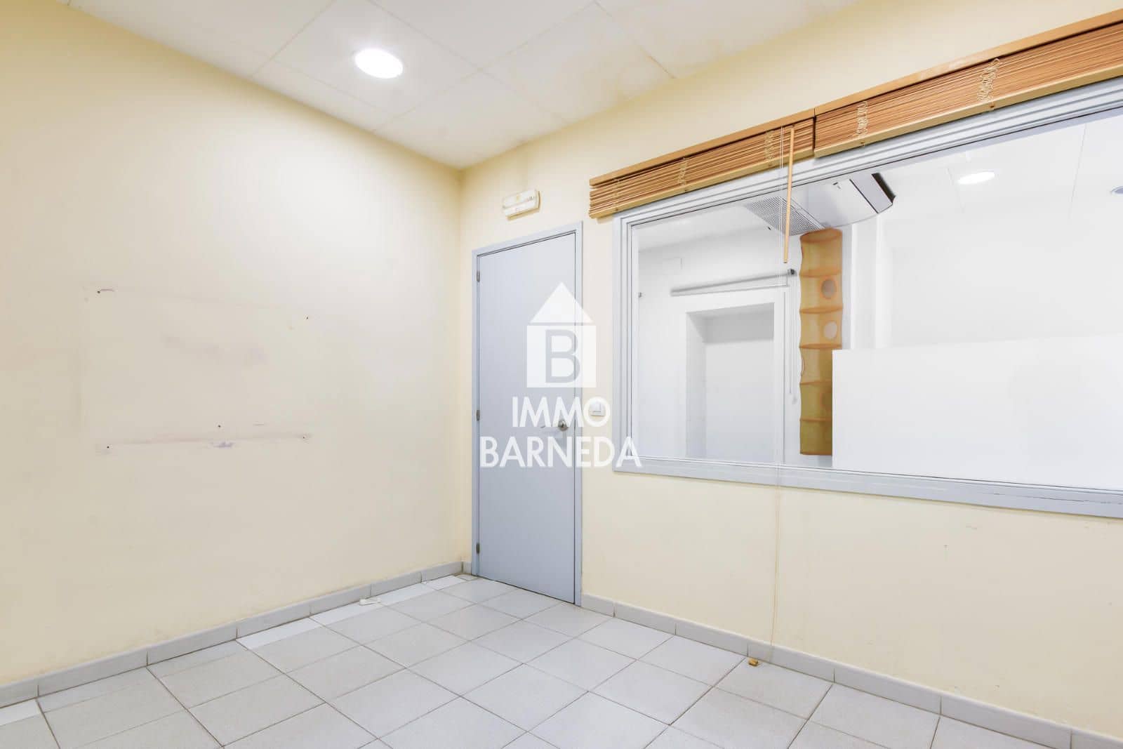 Erhverv til salg i Roses - € 170.000 (Ref: 9335486)