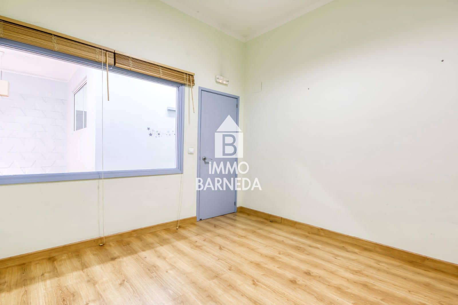 Erhverv til salg i Roses - € 170.000 (Ref: 9335486)