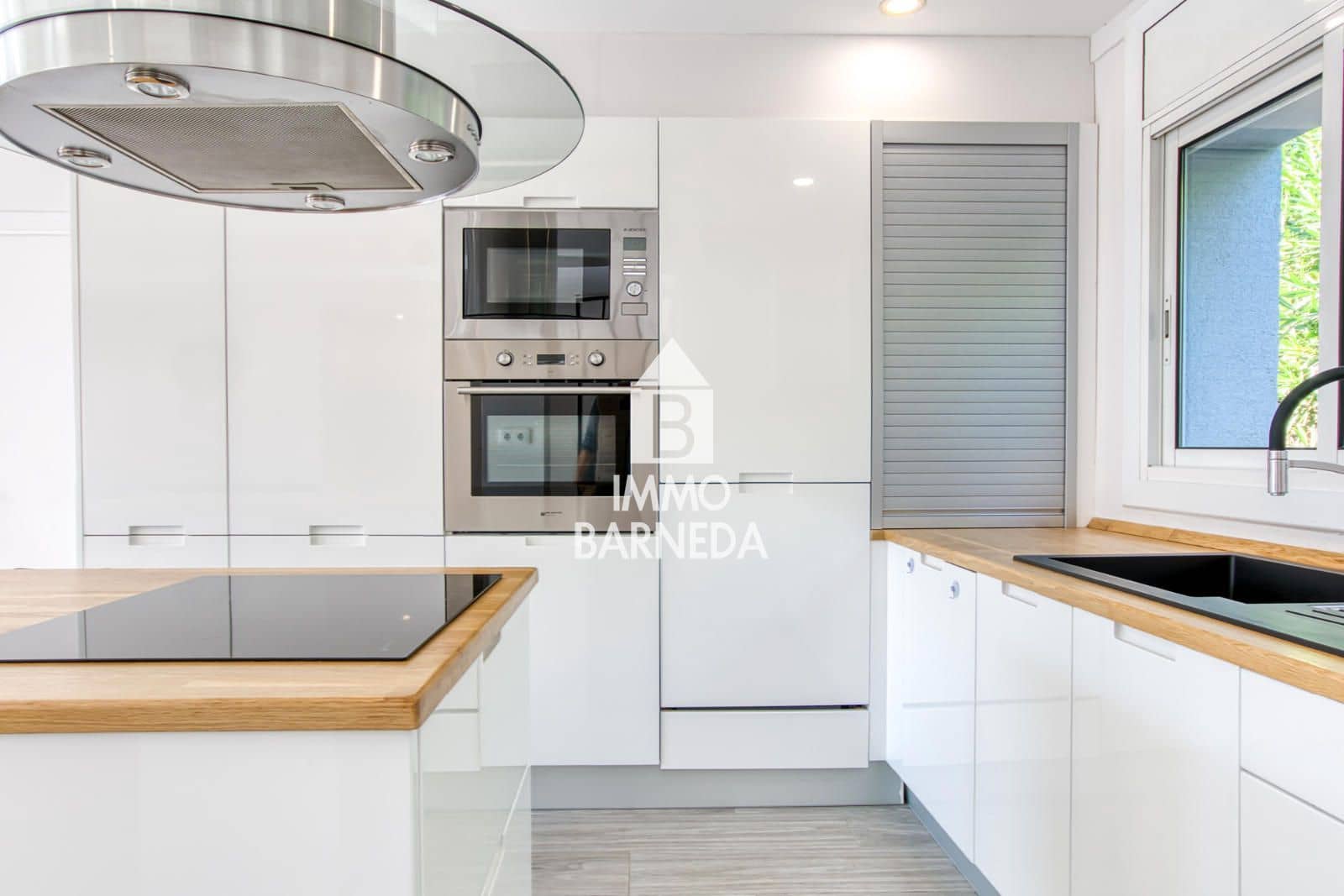 2 soveværelse Villa til salg i Empuriabrava med swimmingpool garage - € 485.000 (Ref: 9346595)