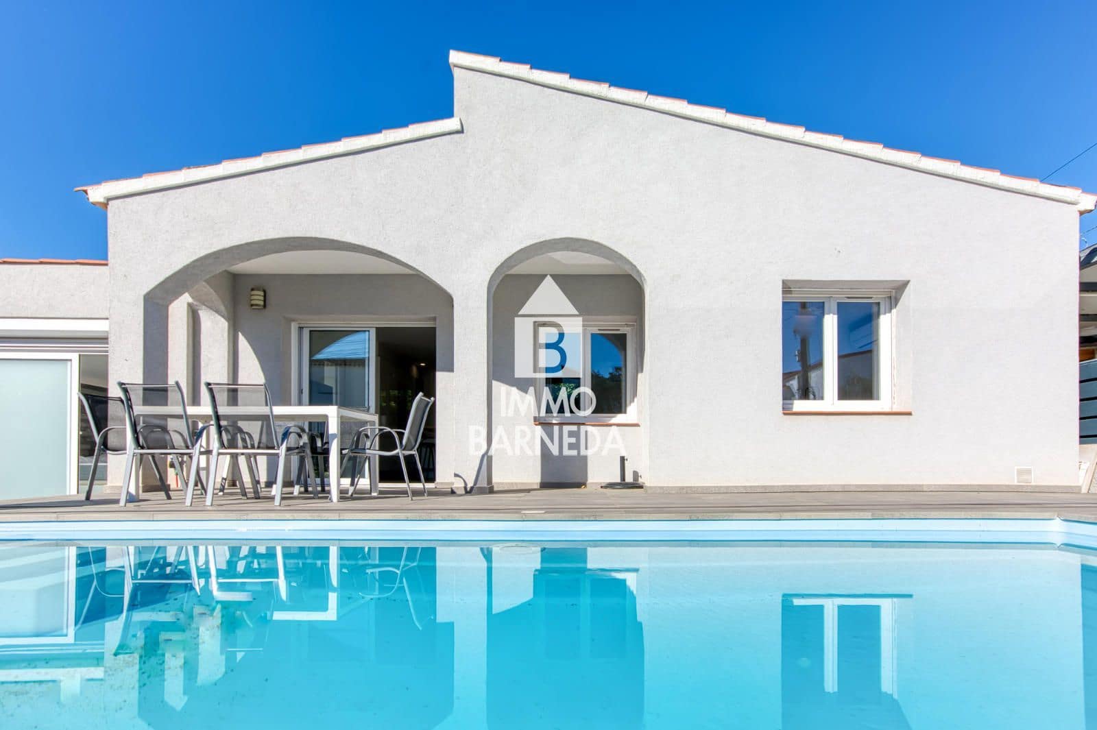 2 soveværelse Villa til salg i Empuriabrava med swimmingpool garage - € 485.000 (Ref: 9346595)