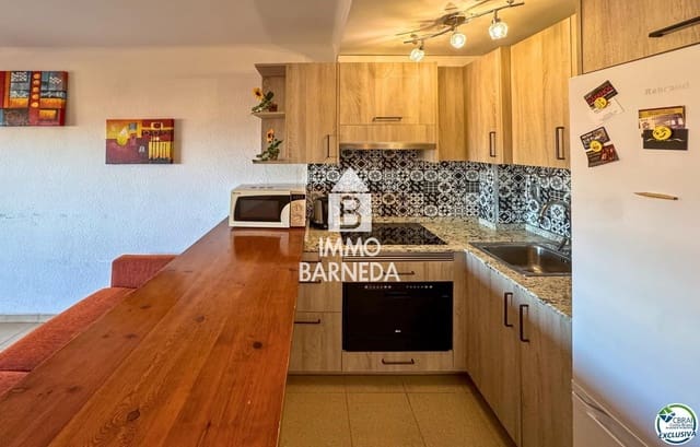 1 bedroom Flat for sale in Roses - € 140,000 (Ref: 9375566)