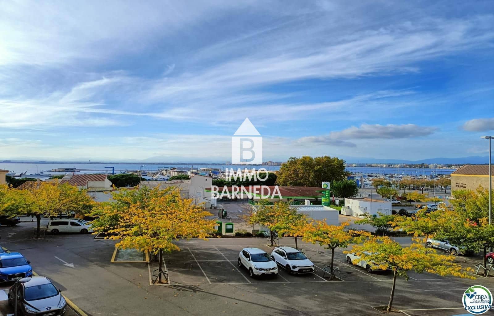 2 bedroom Flat for sale in Roses - € 249,000 (Ref: 9386321)