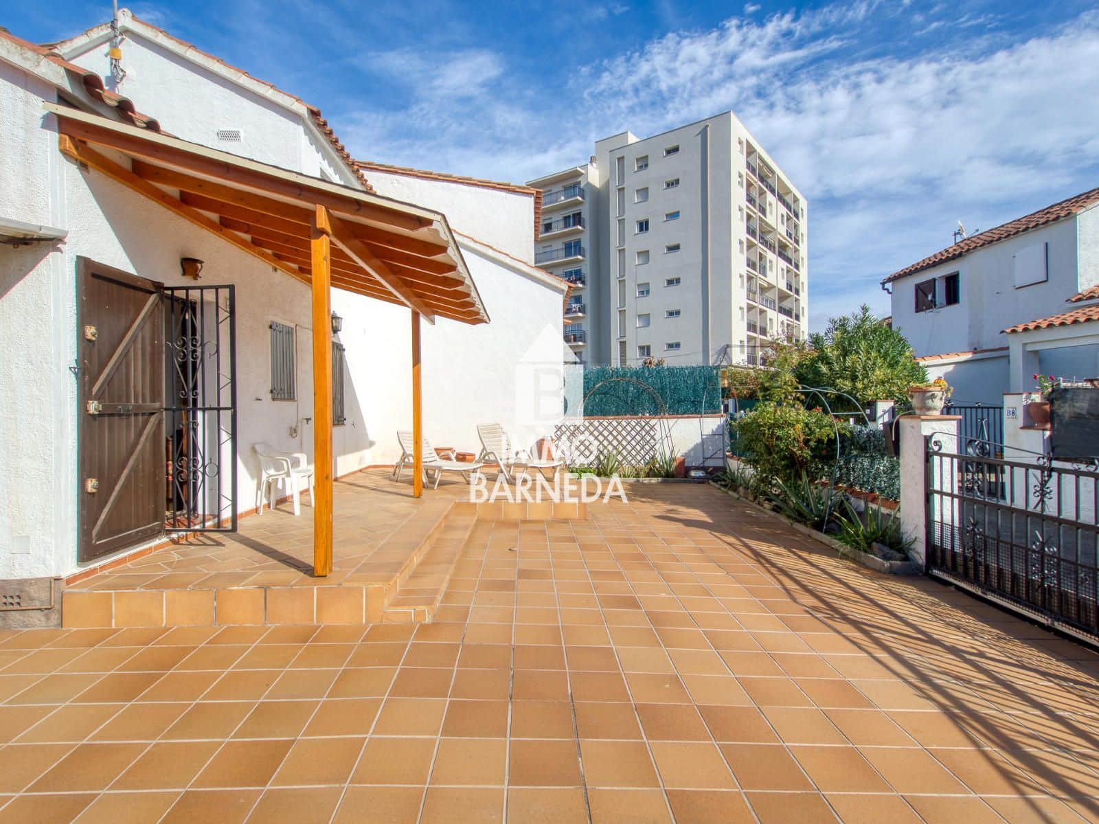 4 bedroom Villa for sale in Roses - € 275,000 (Ref: 9388507)