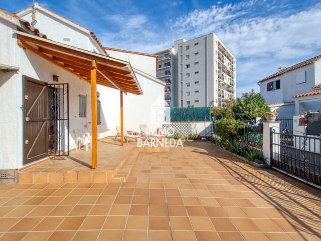 4 bedroom Villa for sale in Roses - € 275,000 (Ref: 9388507)