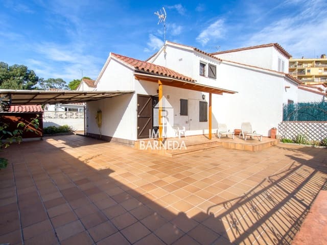 4 bedroom Villa for sale in Roses - € 275,000 (Ref: 9388507)