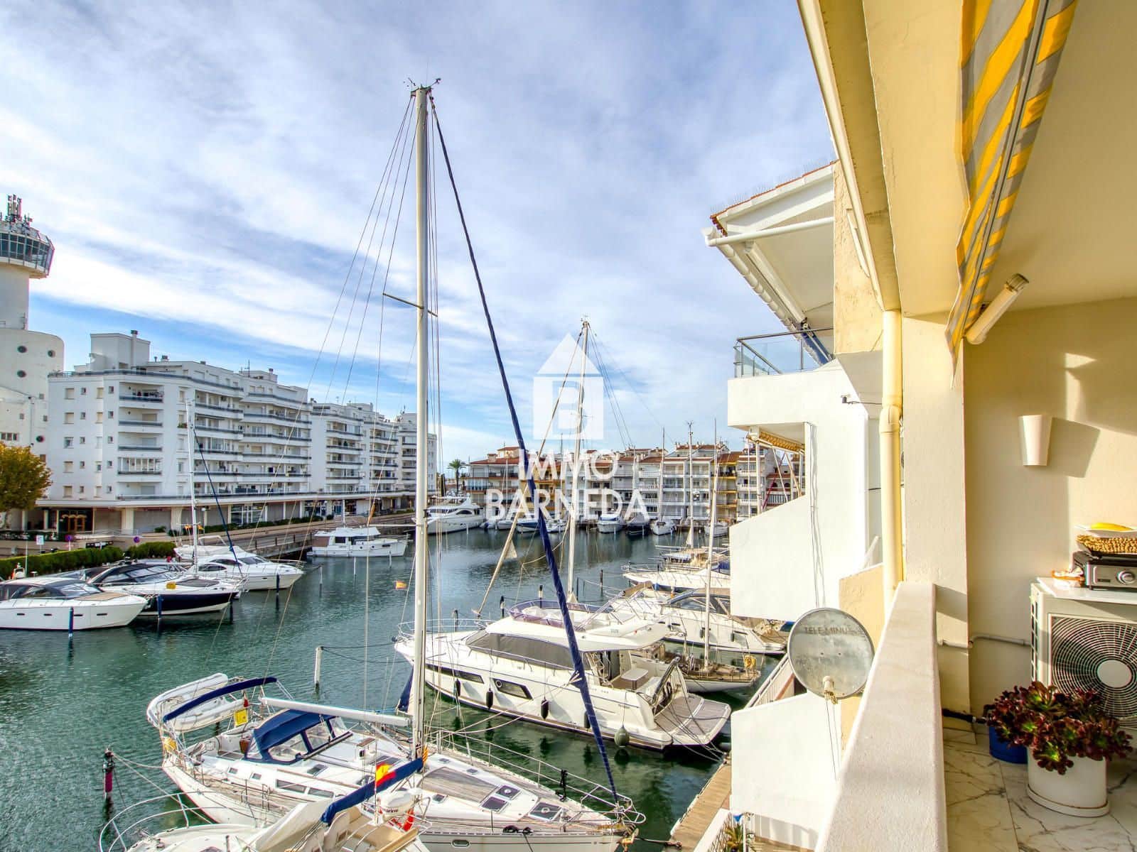 3 bedroom Flat for sale in Empuriabrava with garage - € 560,000 (Ref: 9388718)
