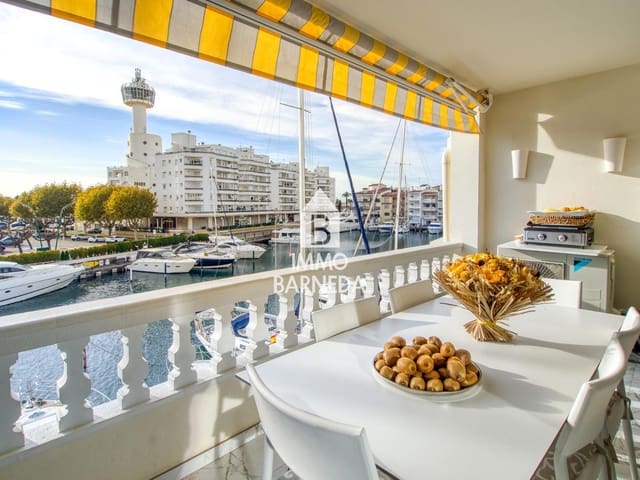 3 bedroom Flat for sale in Empuriabrava, Castelló d'Empúries with garage - € 560,000 (Ref: 9388718)