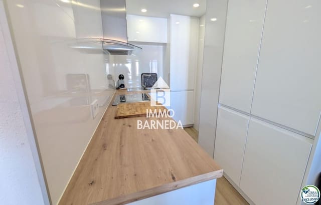 2 bedroom Flat for sale in Empuriabrava, Castelló d'Empúries - € 255,000 (Ref: 9396558)