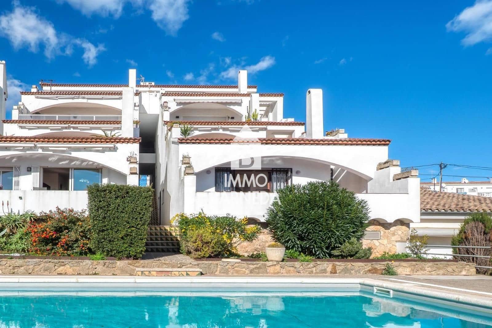 2 soveværelse Lejlighed til salg i Roses med swimmingpool - € 245.000 (Ref: 9396891)