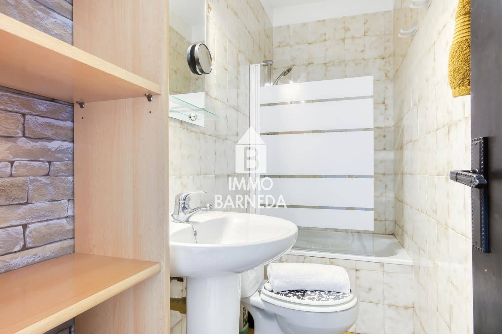 Flat for sale in Empuriabrava with pool - € 69,000 (Ref: 9399823)