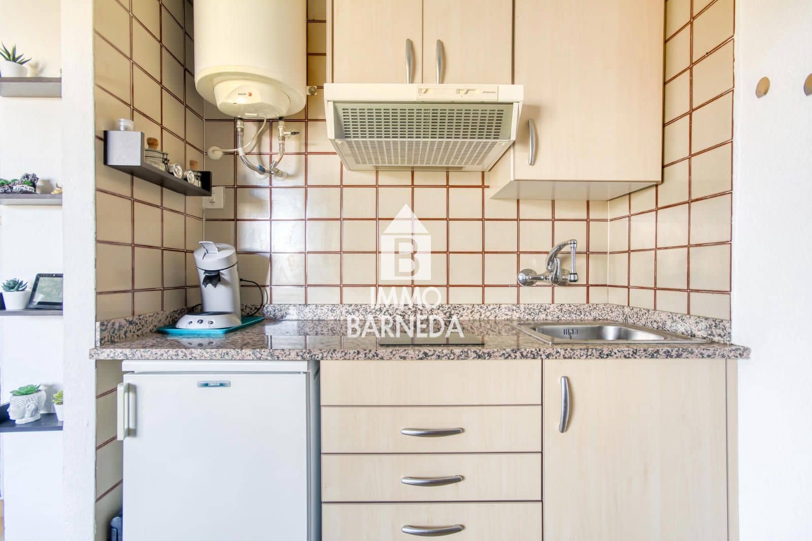 Flat for sale in Empuriabrava with pool - € 69,000 (Ref: 9399823)