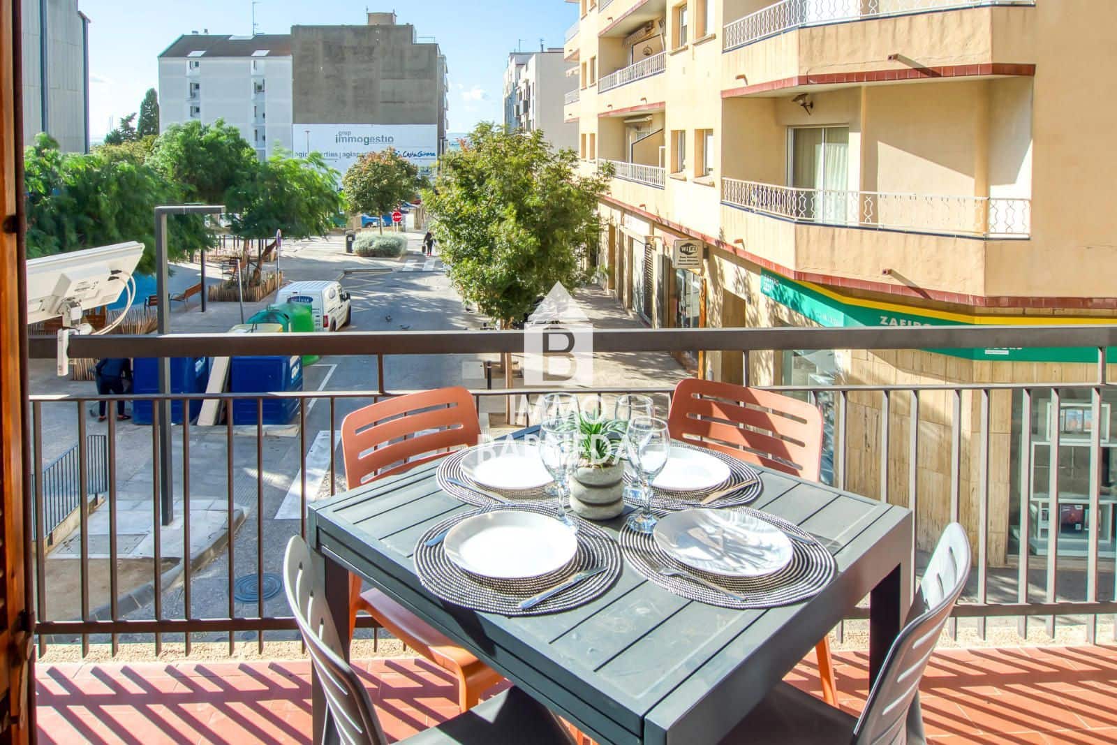 3 bedroom Flat for sale in Roses - € 295,000 (Ref: 9409389)