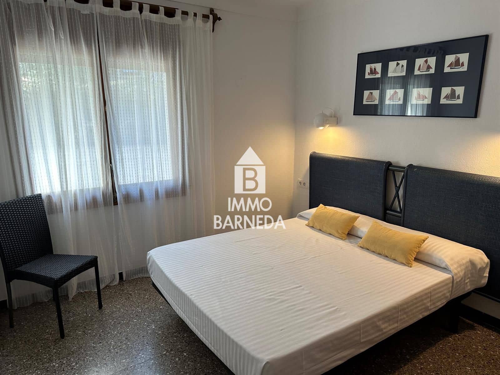 1 bedroom Flat for sale in Roses with garage - € 255,000 (Ref: 9431827)