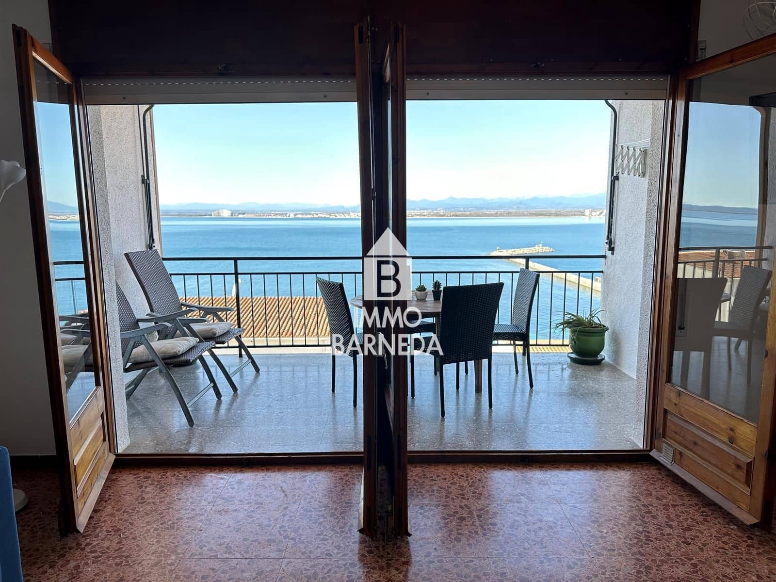 1 bedroom Flat for sale in Roses with garage - € 255,000 (Ref: 9431827)