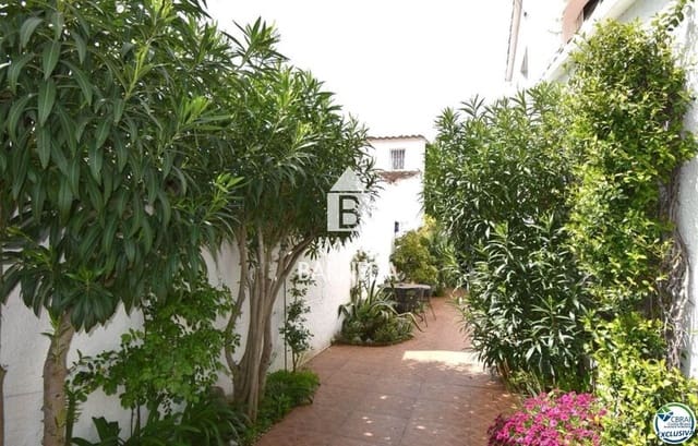 Chalet de 2 habitaciones en Empuriabrava, Castelló d'Empúries en venta - 395.000 € (Ref: 9432022)