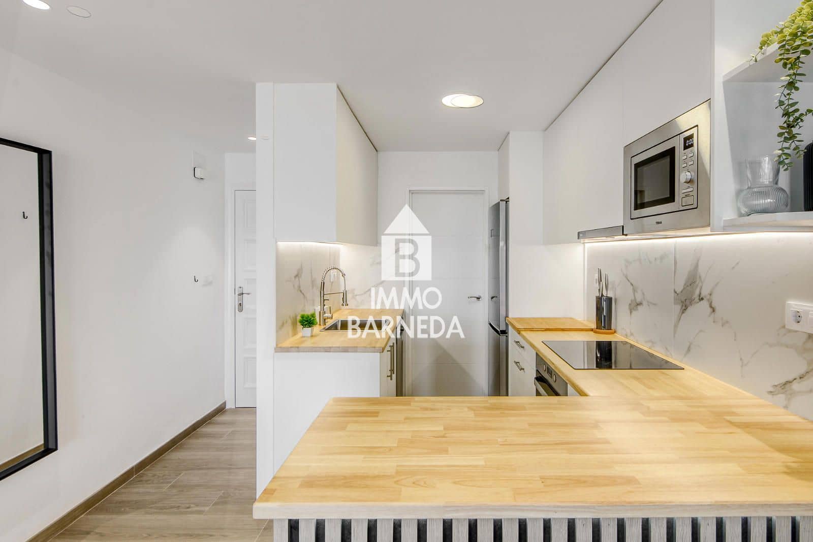 2 bedroom Flat for sale in Roses with garage - € 395,000 (Ref: 9447037)