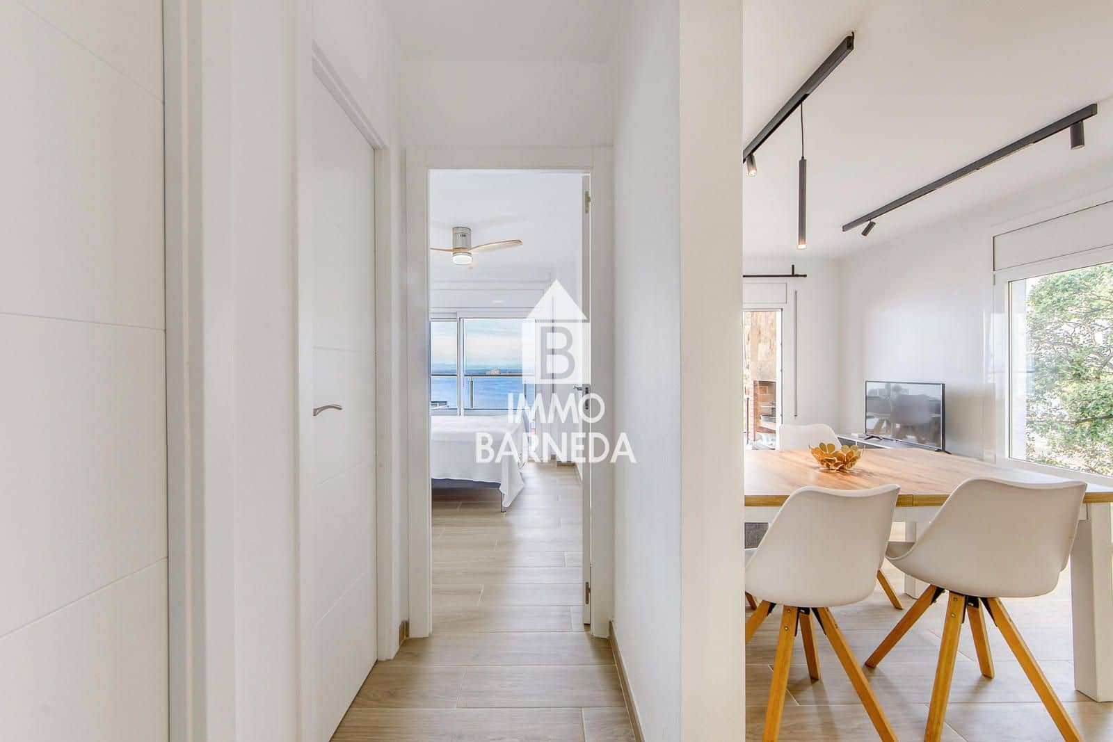 2 bedroom Flat for sale in Roses with garage - € 395,000 (Ref: 9447037)