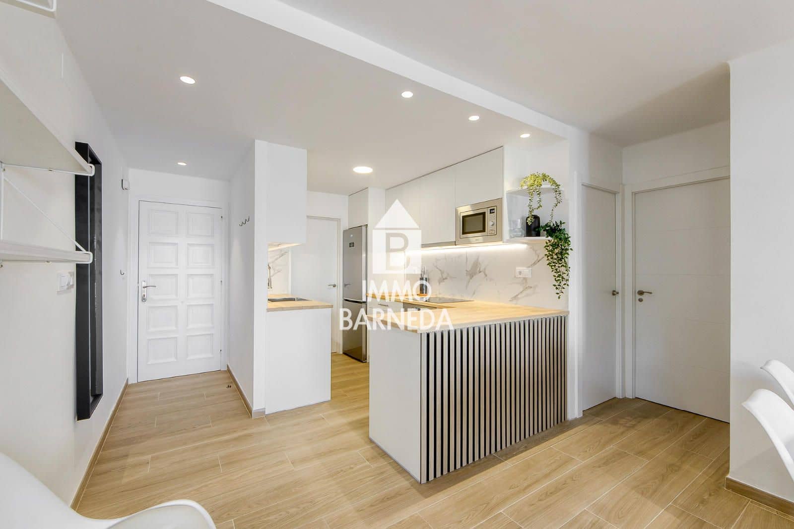 2 bedroom Flat for sale in Roses with garage - € 395,000 (Ref: 9447037)