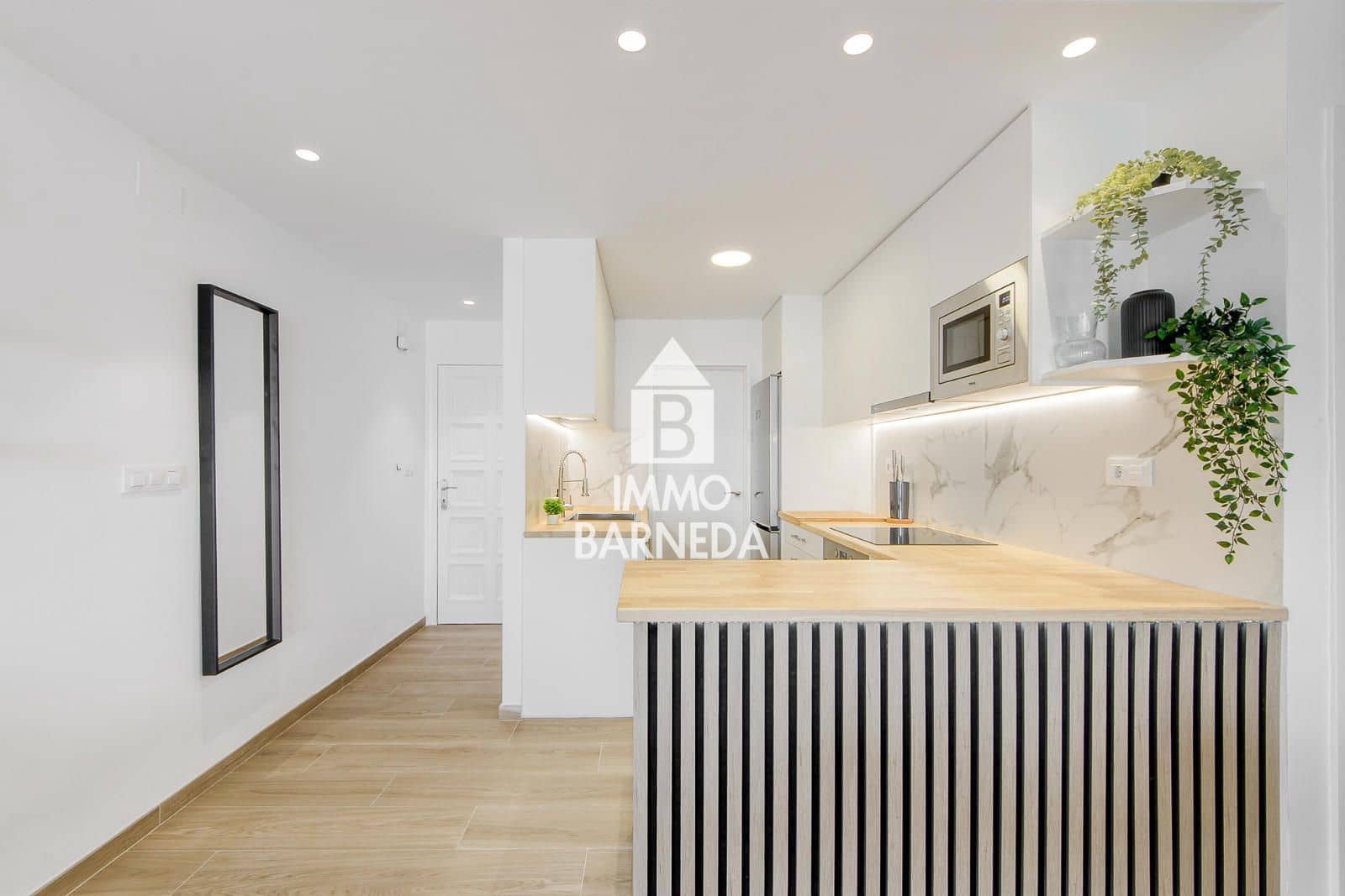 2 bedroom Flat for sale in Roses with garage - € 395,000 (Ref: 9447037)