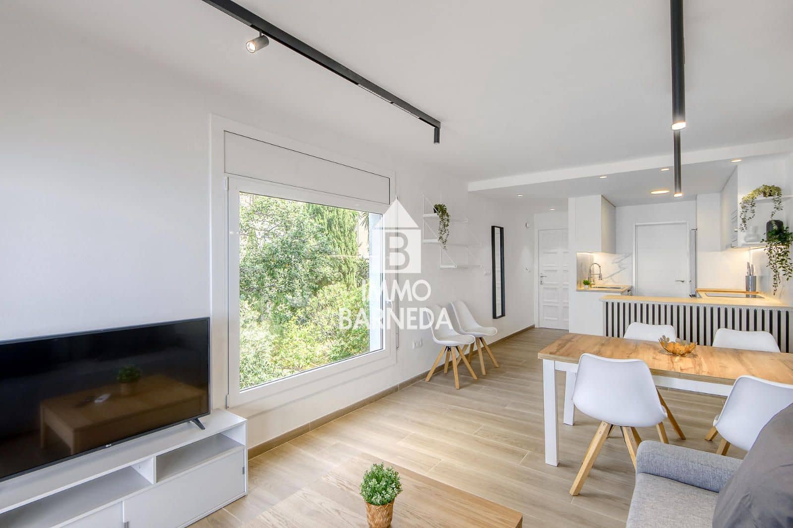 2 bedroom Flat for sale in Roses with garage - € 395,000 (Ref: 9447037)