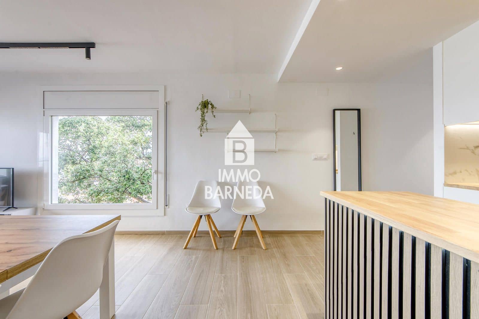 2 bedroom Flat for sale in Roses with garage - € 395,000 (Ref: 9447037)