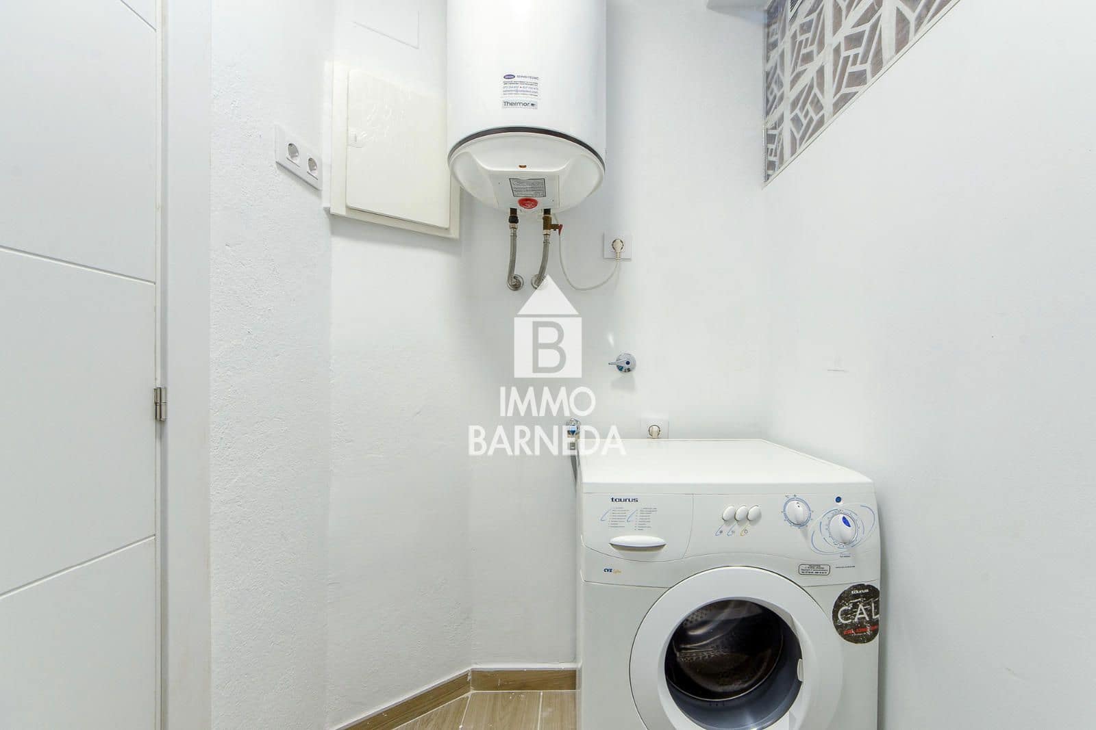 2 bedroom Flat for sale in Roses with garage - € 395,000 (Ref: 9447037)
