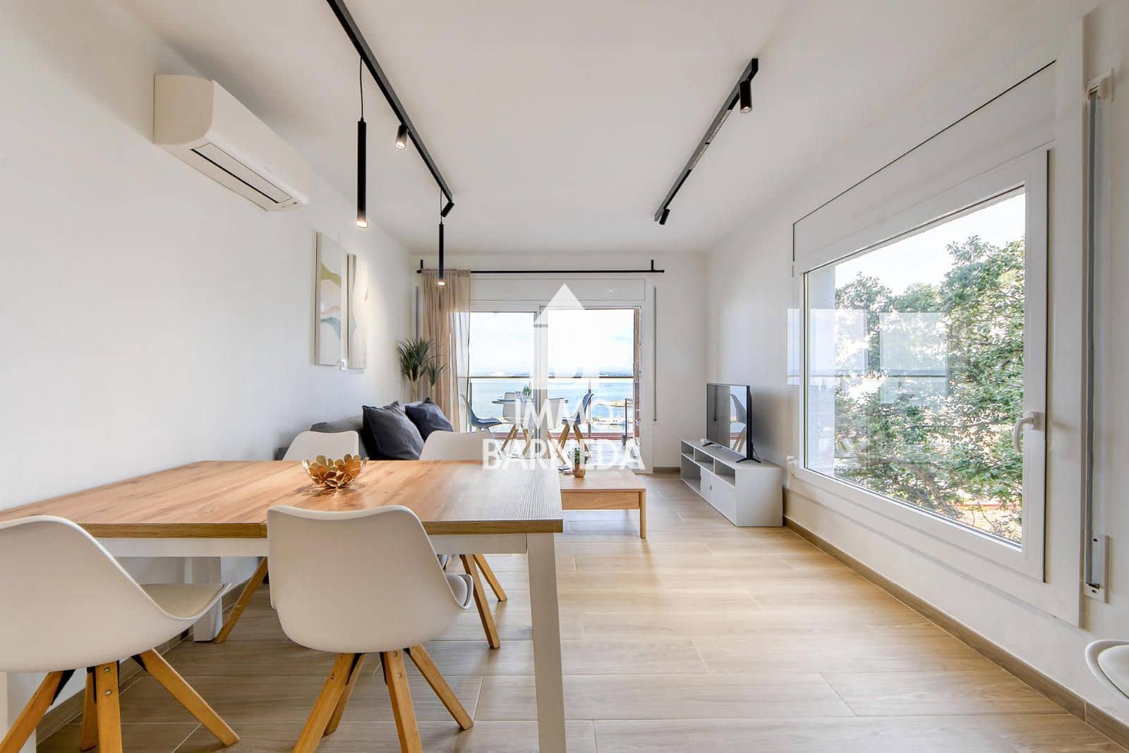 2 bedroom Flat for sale in Roses with garage - € 395,000 (Ref: 9447037)