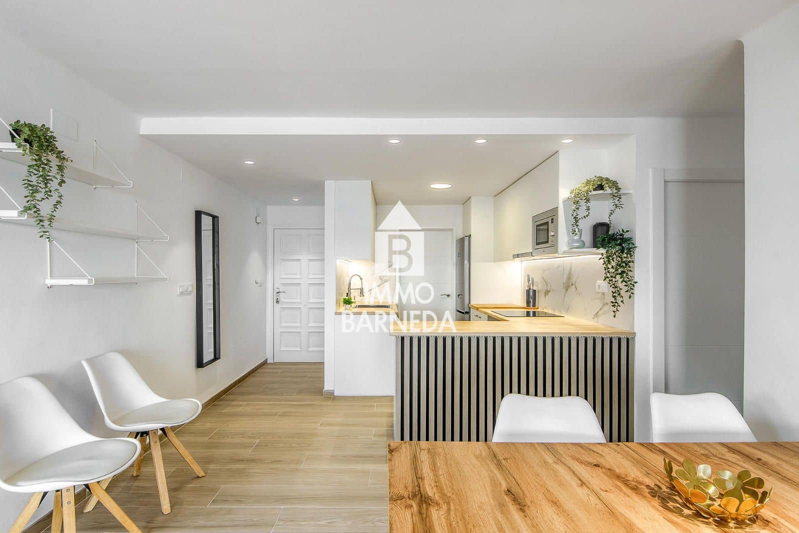 2 bedroom Flat for sale in Roses with garage - € 395,000 (Ref: 9447037)