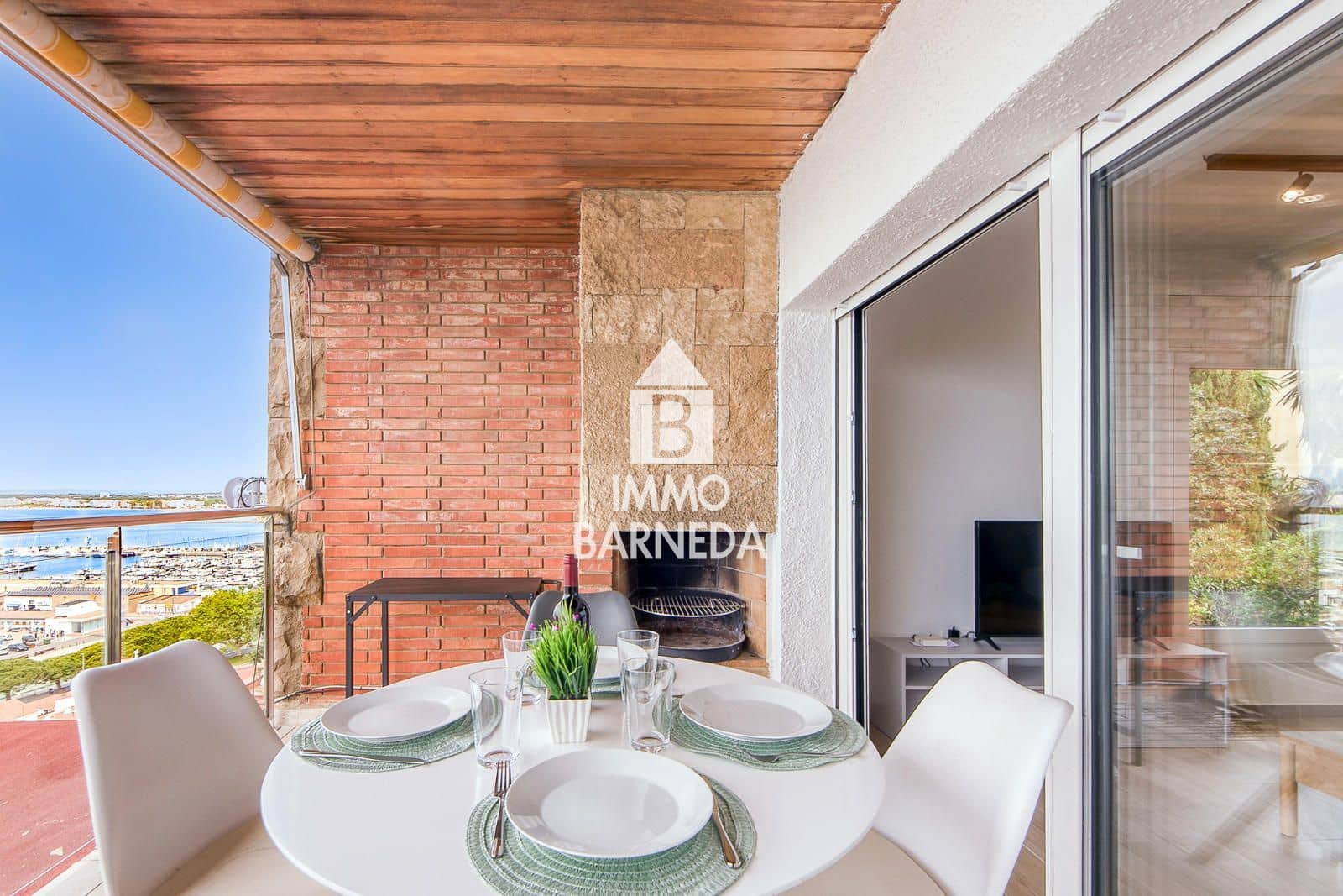 2 bedroom Flat for sale in Roses with garage - € 395,000 (Ref: 9447037)